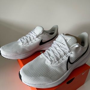 NIKE AIR ZOOM PEGASUS 39 TB